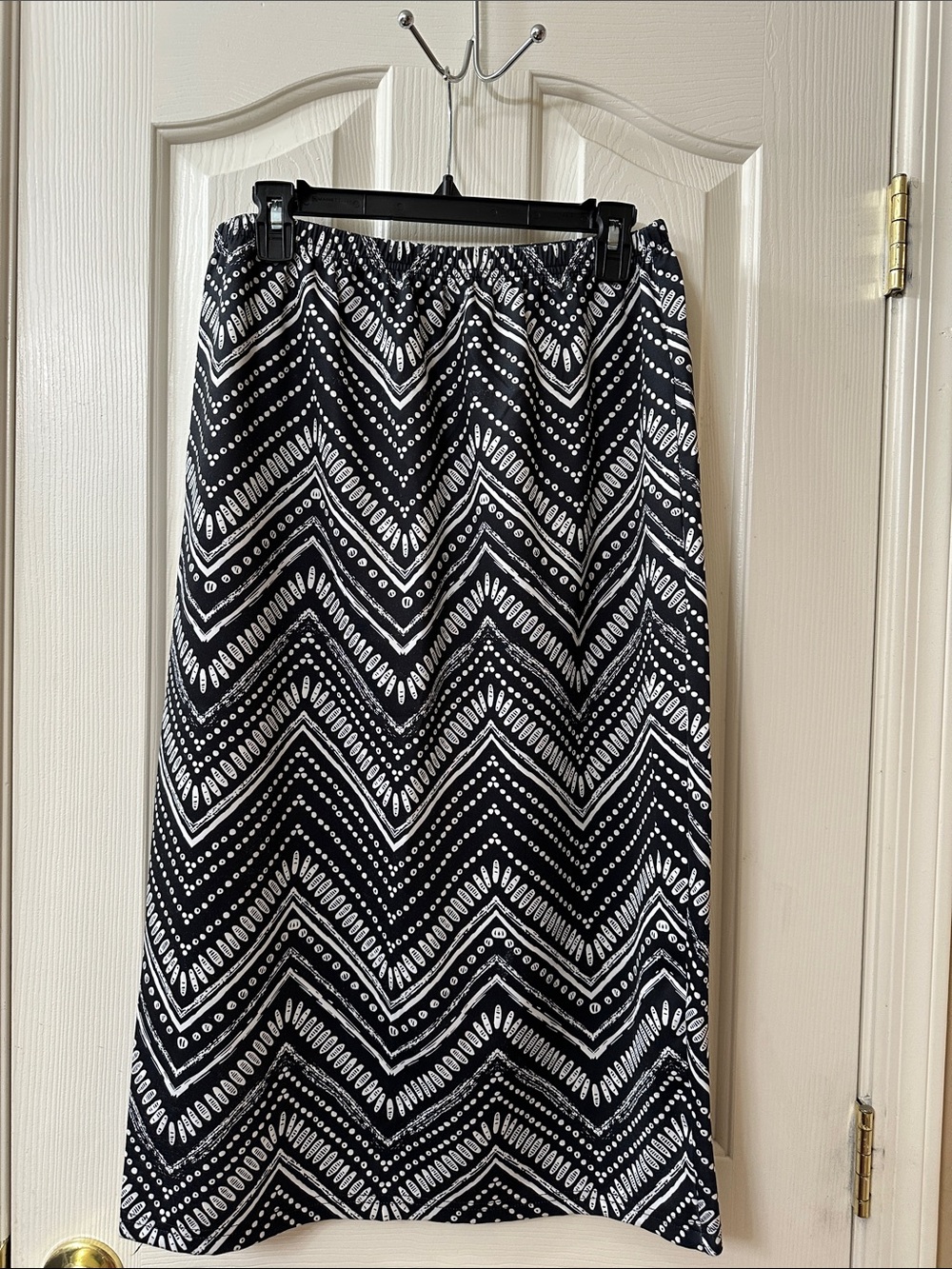 Black & White Chevron Nuggles Midi Skirt size Large